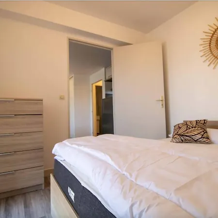 Cosy And Bright Apt With Balcony In Frejus *