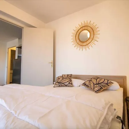 아파트 Cosy And Bright Apt With Balcony In Frejus Fréjus