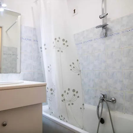 Cosy And Bright Apt With Balcony In Frejus Apartman *