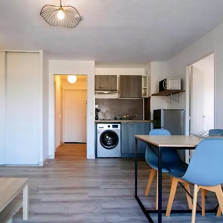 Cosy And Bright Apt With Balcony In Frejus 아파트